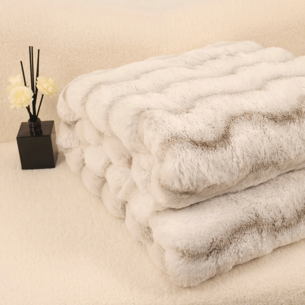 "Plush Faux Rabbit Fur Bubble Blanket – Cozy Fuzzy Throw for Couch, Sofa & Bedroom (2 Sizes)" - LuxeHome Furniture