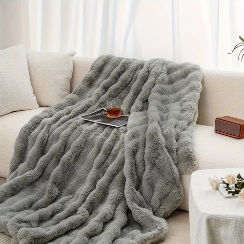 "Cozy Bubble Fleece Blanket – Luxurious Faux Fur Throw for Couch, Fluffy Decorative Blanket for Bed and Winter, Perfect Gift for Mother's Day" - LuxeHome Furniture
