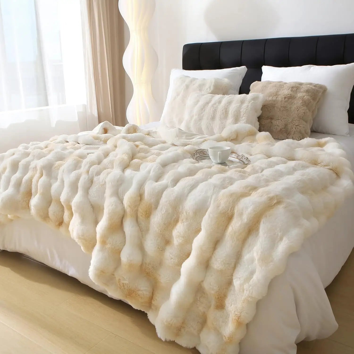 "Cozy Bubble Fleece Blanket – Luxurious Faux Fur Throw for Couch, Fluffy Decorative Blanket for Bed and Winter, Perfect Gift for Mother's Day" - LuxeHome Furniture
